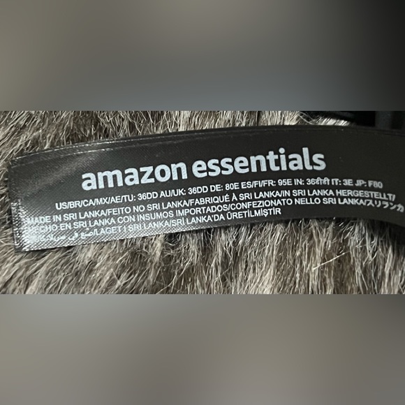 Amazon Essentials Lightly Lined Underwire Black Bra!!😍 - Picture 2 of 2